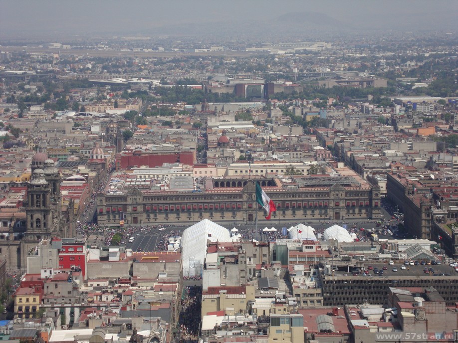 Достопримечательности Мехико - площадь Сокало