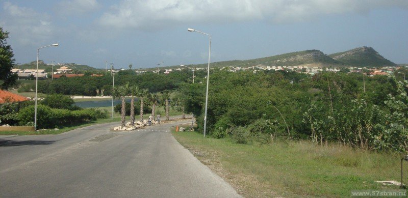 Пустые дороги на Curacao