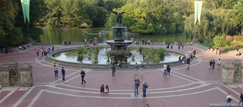 парковый фонтан в центральном парк Нью-йорка