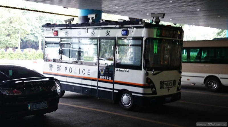 Полицейский автобус в Китае