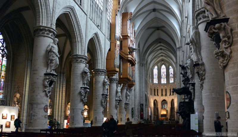 Кафедральный Собор Брюсселя интерьер